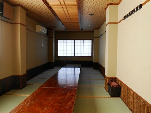 広々とした空間は、最大20名まで収容可能