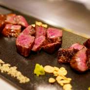 ※1名様のお値段になります
※2名様からお受けいたします
※コース料理の価格は席料込みの価格となっております。
※表示価格は税別価格です。
※仕入状況により食材メニューが変更になる場合がございます。
※【お席のご利用時間について】
お席のご利用時間は基本2時間制となっております。ご利用可能時間を経過したお客様には、当日のご予約状況により、お声掛けをさせて頂く場合もございます。