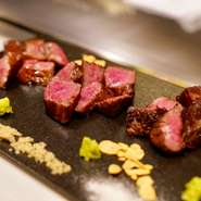 ※1名様のお値段になります
※2名様からお受けいたします
※コース料理の価格は席料込みの価格となっております。
※表示価格は税別価格です。
※仕入状況により食材メニューが変更になる場合がございます。
※【お席のご利用時間について】
お席のご利用時間は基本2時間制となっております。ご利用可能時間を経過したお客様には、当日のご予約状況により、お声掛けをさせて頂く場合もございます。