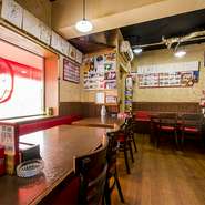 野菜たっぷりのお好み焼きをはじめとして「健康」を意識したメニューが揃い、ヘルシー志向の方も大満足できます。高タンパク低カロリーの『ワニテール』など女性に人気のメニューを囲んで、女子会はいかが。