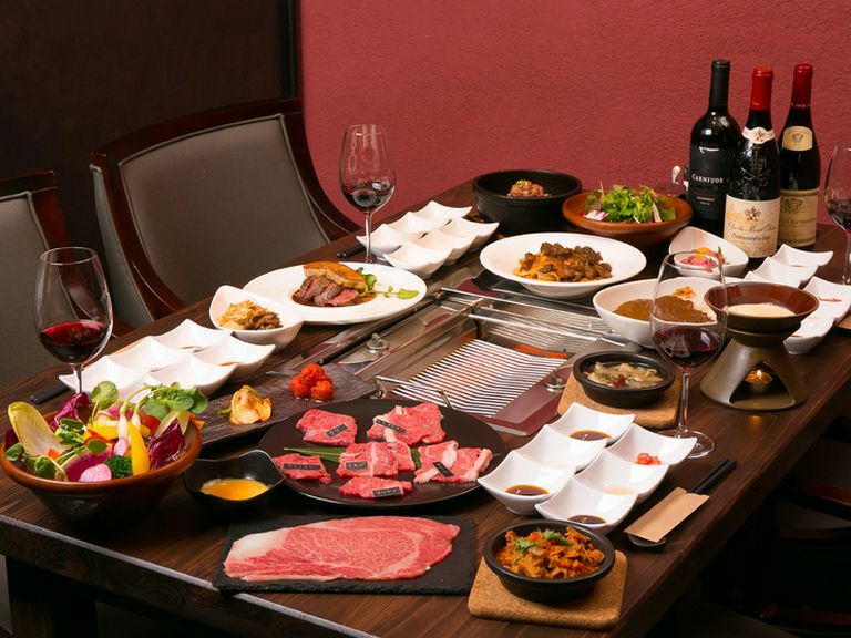 飲み放題つきのコース料理で、大いに盛り上がる歓送迎会