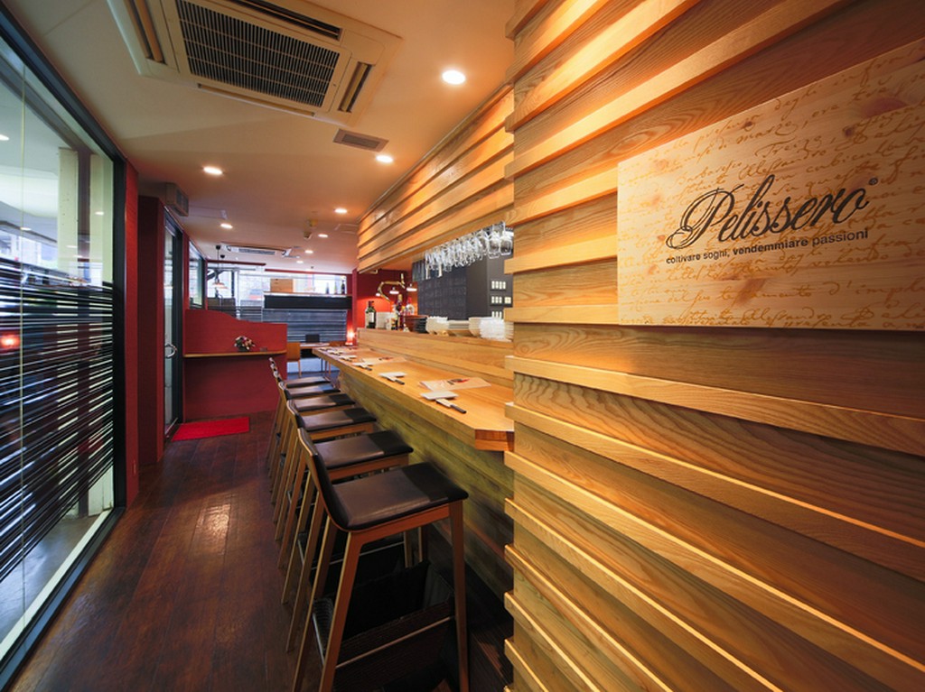 カウンター席で、じっくりと1人焼肉。気軽に足を運べるお店