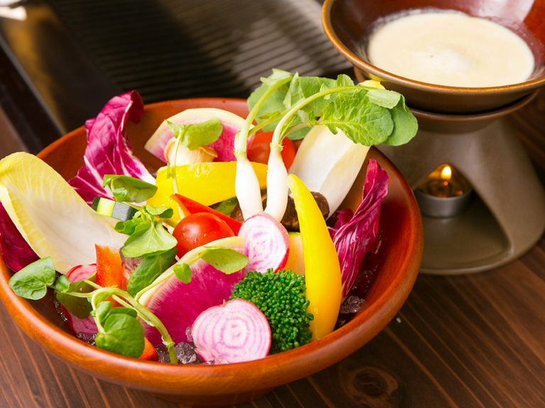 契約農家から直仕入れ。肉と共に、新鮮な野菜が味わえる