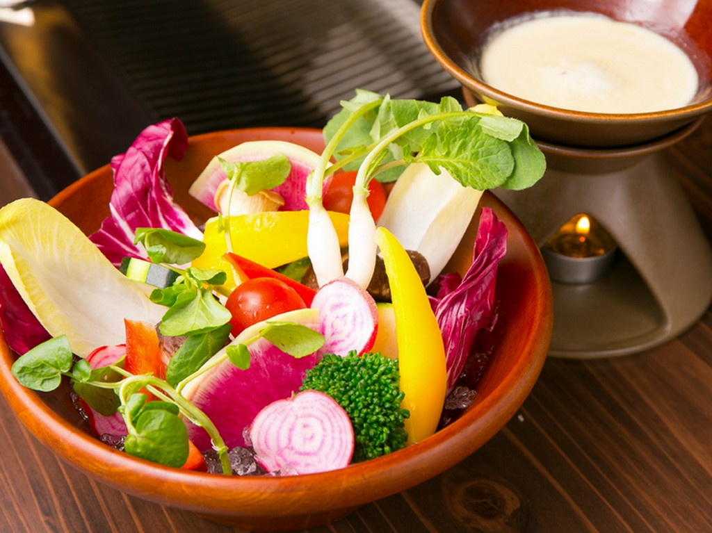 契約農家から直仕入れ。肉と共に、新鮮な野菜が味わえる