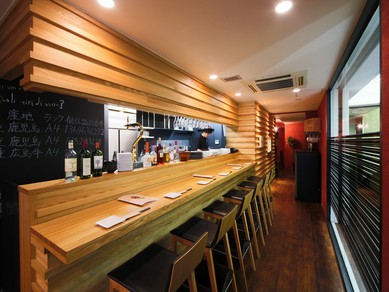 2人並んでゆっくりと過ごす特別な時。大人のデートにぜひ