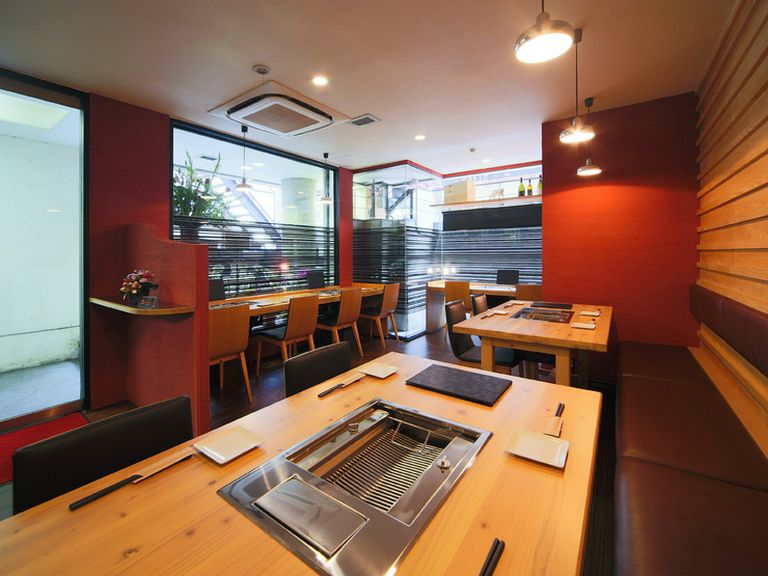 モダンなインテリアが印象的。都会的でハイセンスな雰囲気