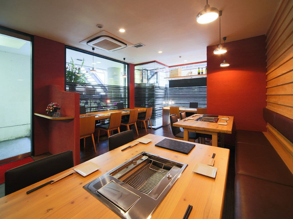 モダンなインテリアが印象的。都会的でハイセンスな雰囲気