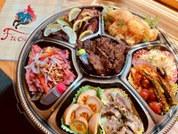 フォーコの旨い！を詰め合わせたオードブルです。ご家族で！行楽で！オードブルを囲んで美味しいひと時を！！
￥6000～承ります。写真は￥9000でございます。

※オードブルは前日までのご注文でお願い致します。