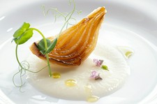 オードヴル、魚料理 または 肉料理からお好みの2品と他4品を合わせた全6品のランチコース