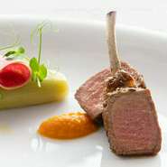 オマール海老の茶碗蒸しや魚と肉のWメイン。地産食材にこだわり感性豊かに仕上げた全8品のディナーコース