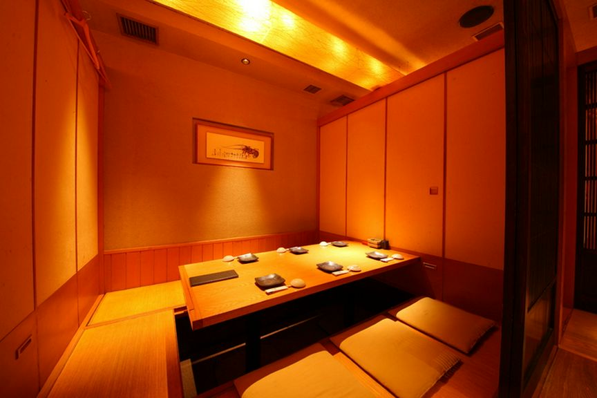 周囲を気にせず大事な話もできる個室