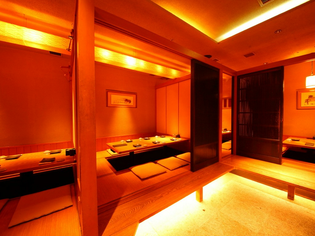 和の美であふれている、上品で穏やかな店内