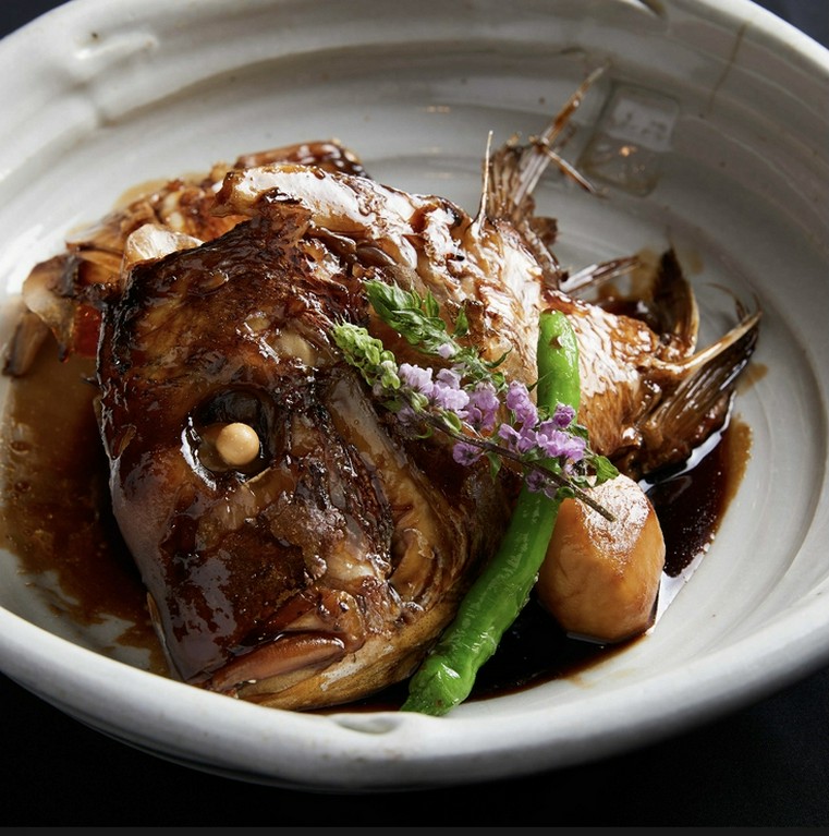 特上造り盛合せなど魚介の旨さをとことん味わう贅沢飯コース！