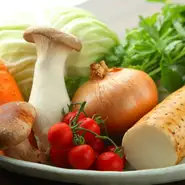 美味しい旬の無農薬野菜は、野菜そのものの味を活かした一品にします。オニオンスライスや鉄板で焼いた分厚い山芋のステーキなど、野菜の瑞々しい甘みや深い味わいなど、季節の味を楽しめます。