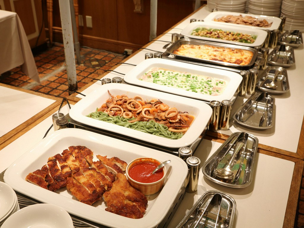 「昼」と「夜」のバイキングは季節でテーマが変わります