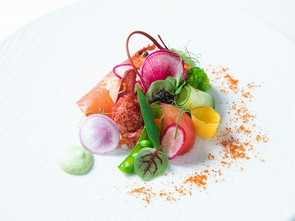 活オマール海老のサラダ仕立て