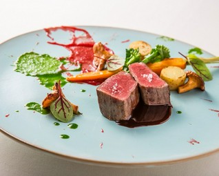 黒毛和牛ランプ肉のロティ　赤ワインソースで