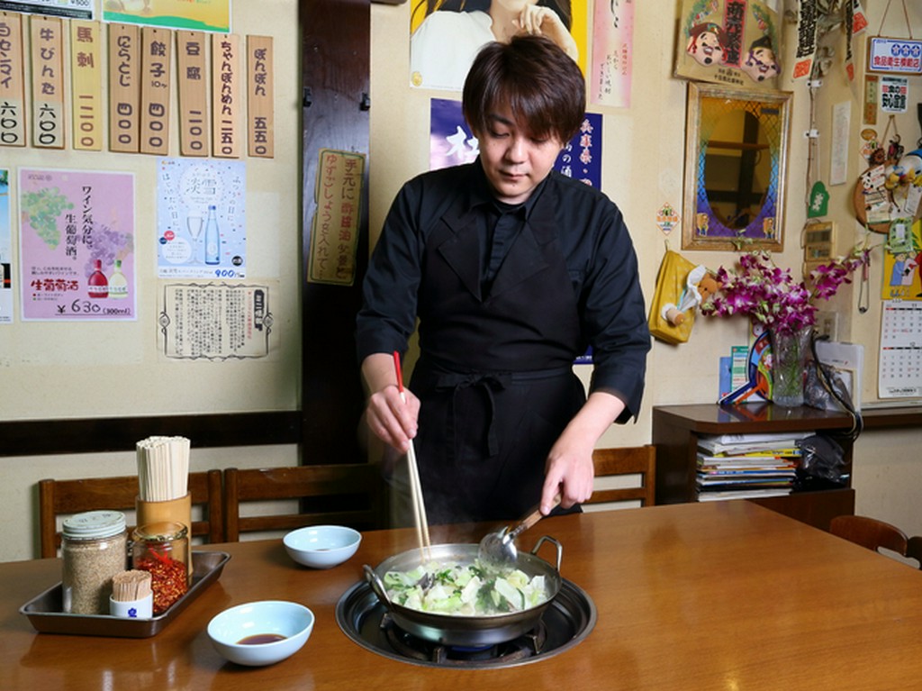 各テーブルに専属のスタッフがついてくれる安心感