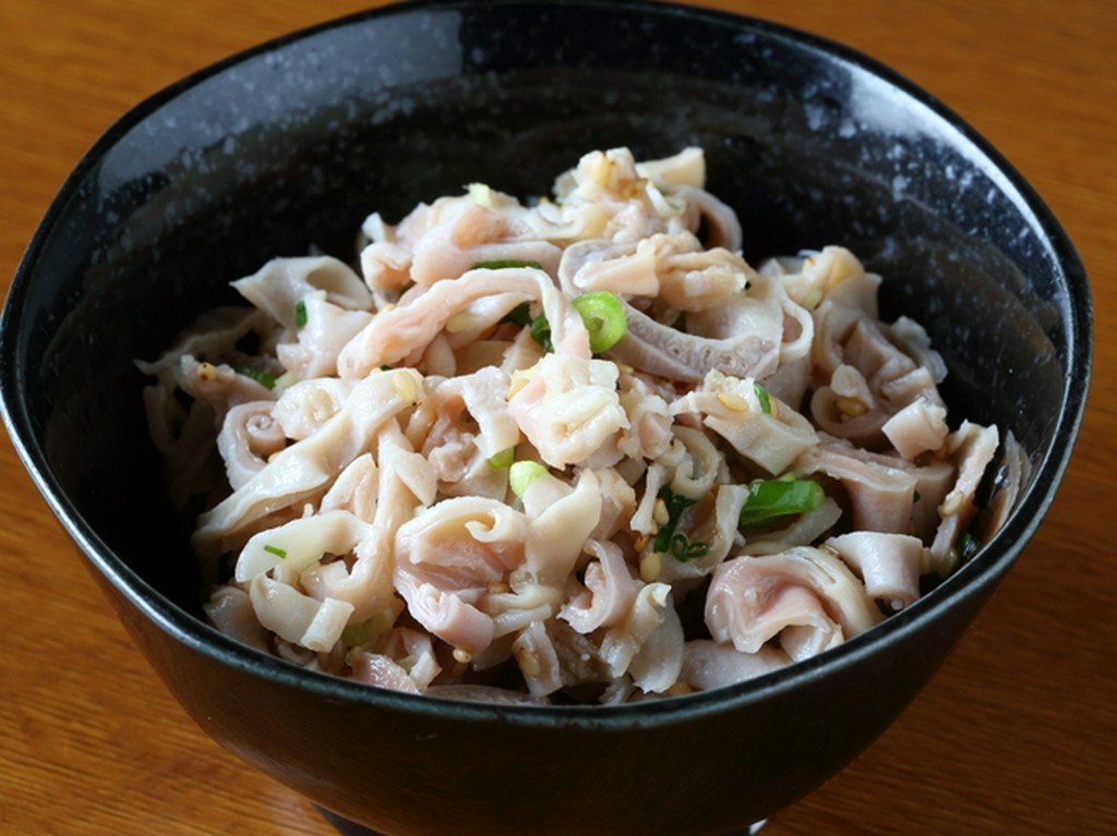 鳥のもつで生みだす酒肴『酢もつ』