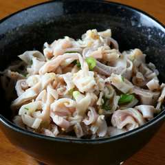 鳥のもつで生みだす酒肴『酢もつ』