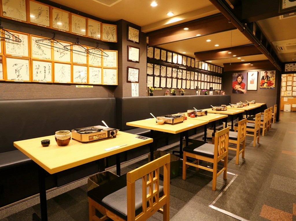 家族連れやワイワイ飲みたい人は1階がおすすめです