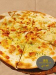 ＜おすすめ＞
チーズをたっぷりと使用した
当店の人気No.1メニュー！