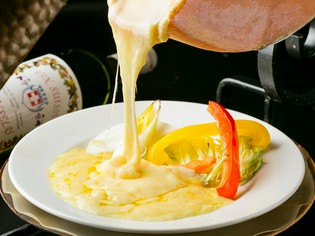 まろやかでミルキーな味わいがクセになる『ラクレット』