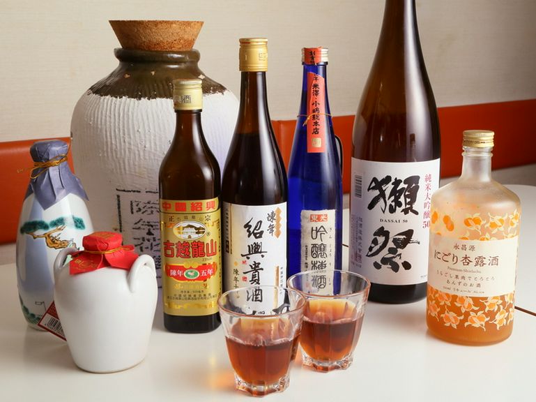 中華料理によく合う紹興酒が数多く揃っています