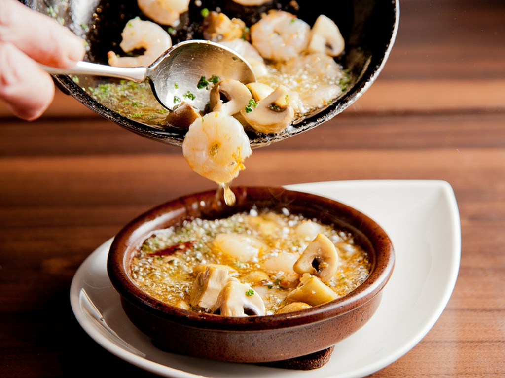 【アヒージョ】人気No.1☆ 小海老とマッシュルームのアヒージョ