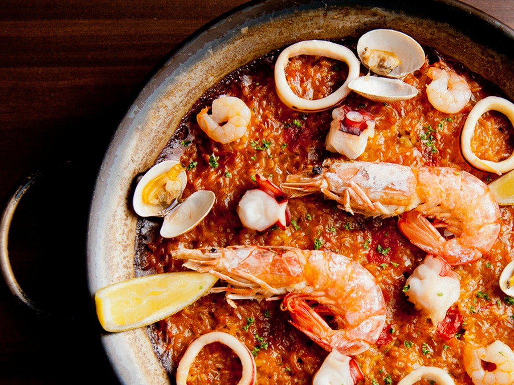 【パエリア】スペイン料理の代名詞　シーフードパエリア