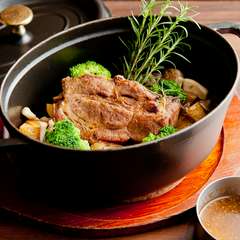【STAUBココット・肉料理】人気☆　イベリコ豚～ベジョータ～のココット焼き