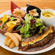 ボリュームたっぷりのサーロインステーキにパエリア風炊き込みご飯がセットになりました！

【セット内容】
・サーロインステーキ
・シーフードパエリア
・タパス2種
・一口スープ、ミニサラダ