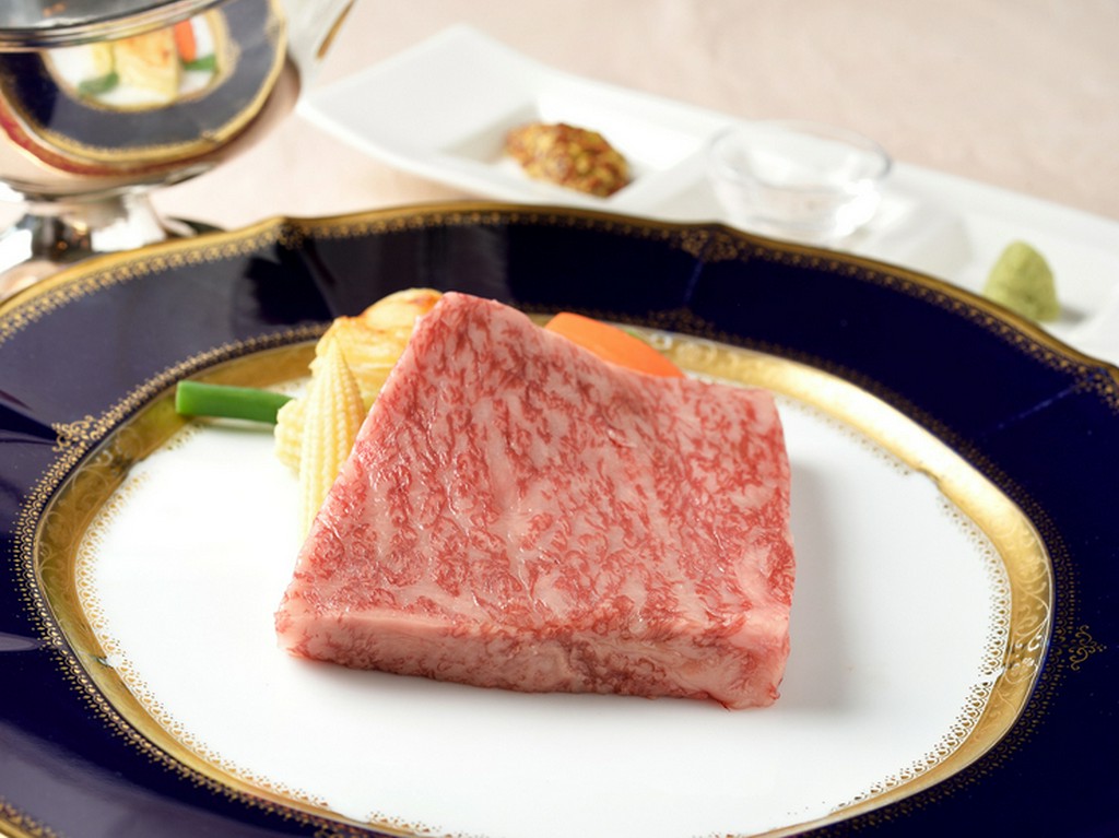 きめ細かく、豊潤な味わいの『飛騨牛ステーキ』