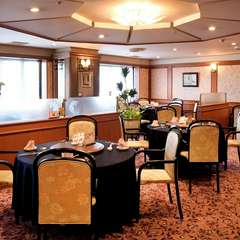 宴の席にも利用できる、広々とした開放的なスペース