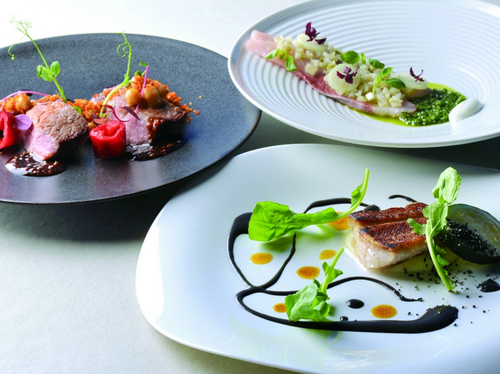 旬の素材を随所に取り入れた季節感あふれるランチコース。接待や、記念日、顔合わせなどにもピッタリです。