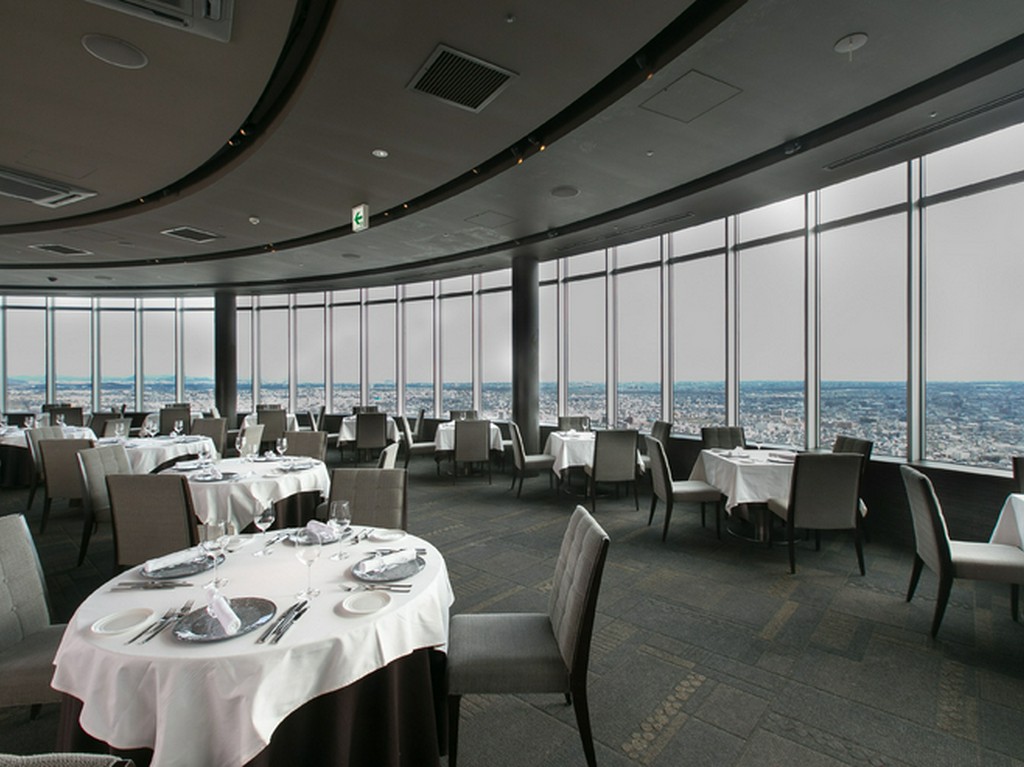 地上160Mからの夜景が大人の二次会へランクUP.。