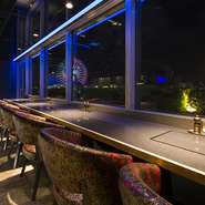 記念日にうってつけのコースプランには当日利用可の観覧車ペアチケットとデザートプレートをサービス。ランチ予約でも対応してくれます。※観覧車の営業時間は日により異なります。前日までに電話予約が必要です。