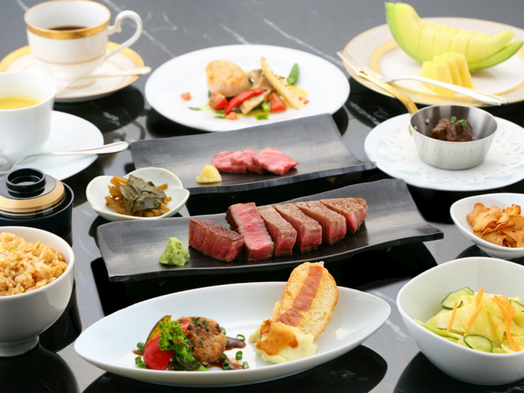 最高級のA5ランク松阪牛をステーキで堪能できる『葵コース』