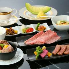 Ａ５松阪牛のサーロインを≪ステーキ・しゃぶしゃぶ・すき焼き≫の３種類の味わいで楽しむ『家康コース』
