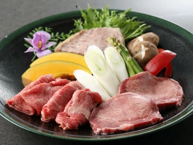 選び抜かれた極上の肉『黒毛和牛　おまかせ3種盛（S）』