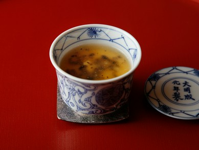 【魚三楼】の会席料理の定番。トリュフ香る『すっぽんの茶碗蒸し』