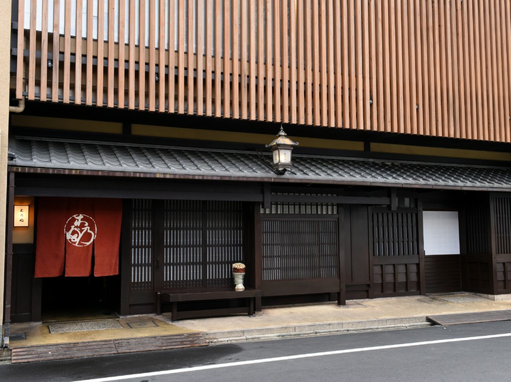 人数に応じた食事会や饗宴が可能。満足度の高い一席を