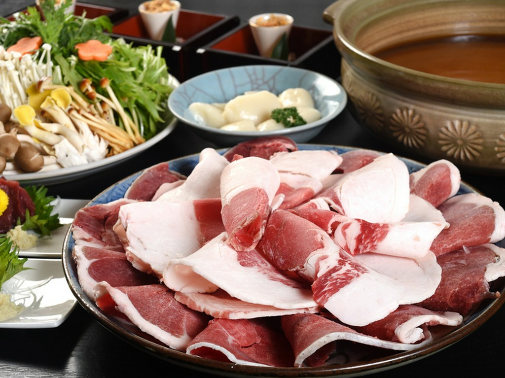 冬季限定メニューで体も心も温まる『ぼたん鍋会席』