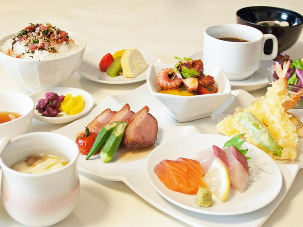 特製和・洋・中ランチ