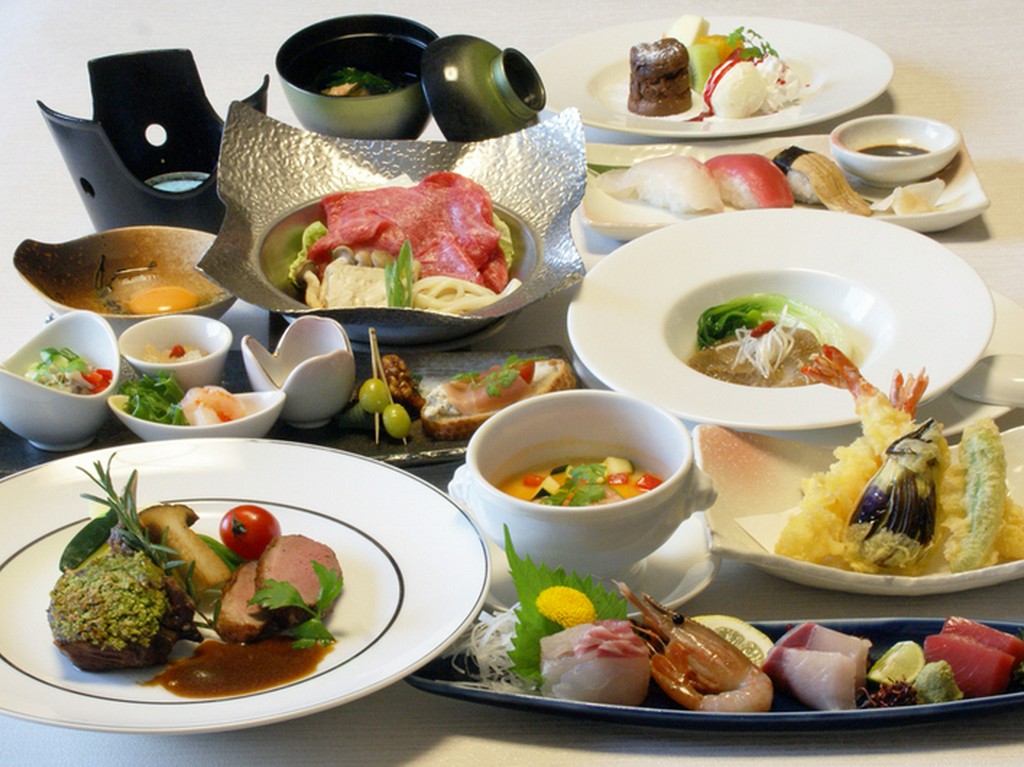 ご法要会席はご予算の応じてご用意出来ます。
赤飯、散らし寿司等もご用命下さい。