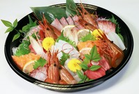 瀬戸内の新鮮なお魚を中心に盛込みました。
お誕生日やご自宅でのお集まりに是非。