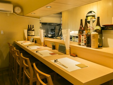 試飲して美味しく料理に合う日本酒、焼酎やビールにもこだわりが