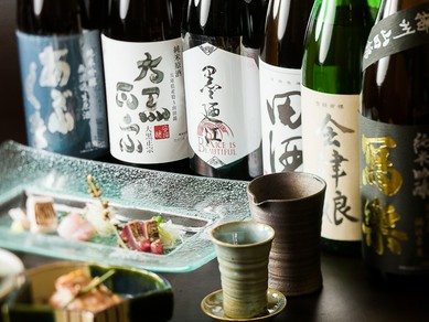 蔵元直送の希少な日本酒や旬のお酒が豊富にラインナップ
