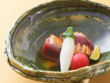 しっとりとした食感に魅了される『河内鴨ロース焼き』