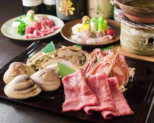 季節の鍋、旬の魚介、黒毛和牛など、選び抜かれた食材を満喫